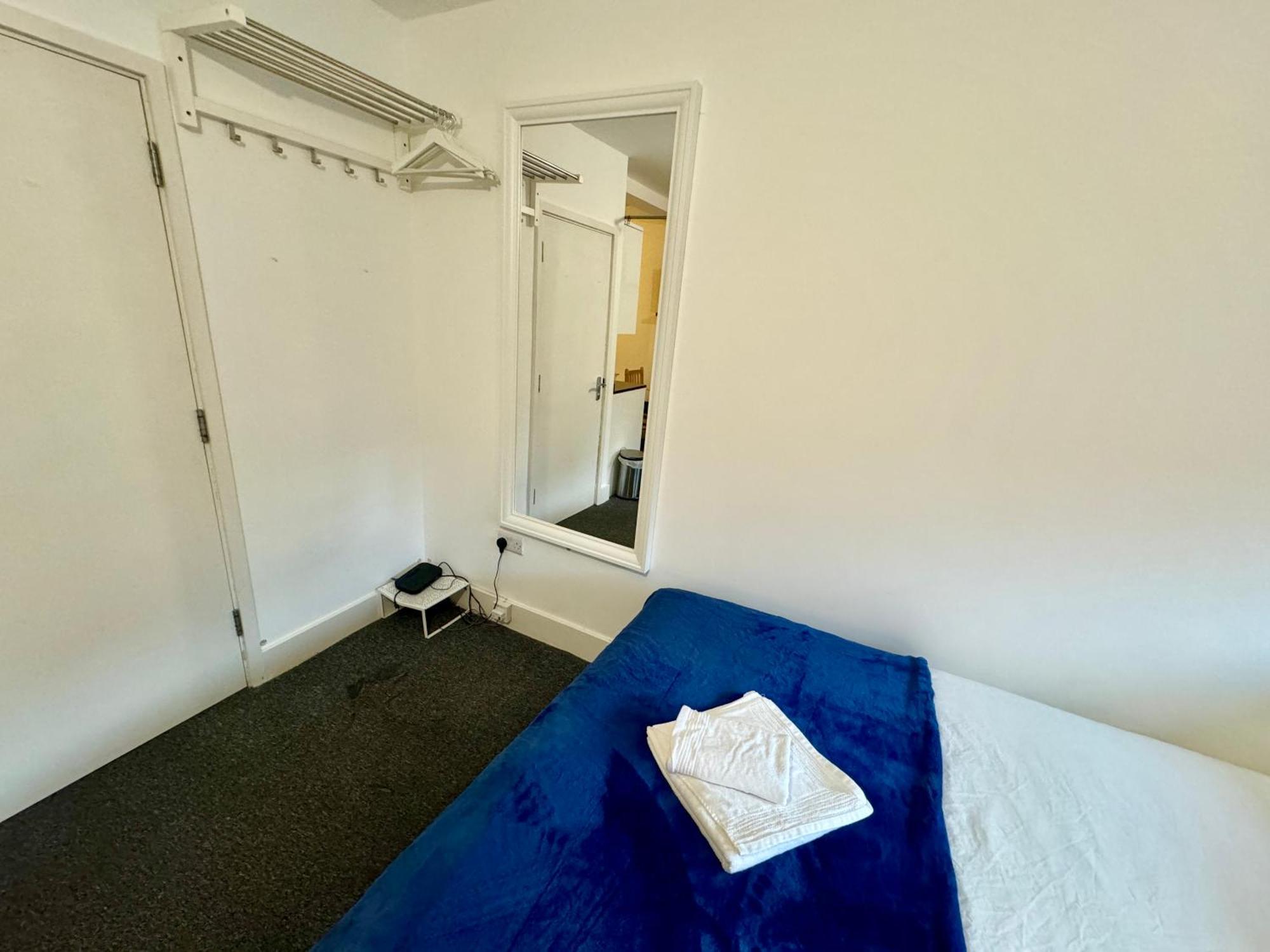 Cosmopolitan Private Bedrooms Euston Station 123
