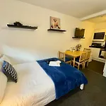 Cosmopolitan Private Bedrooms Euston Station 123